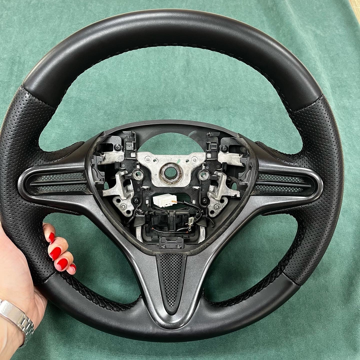 Очень качественно обновим салон вашего автомобиля с гарантией МАГАЗИН ...